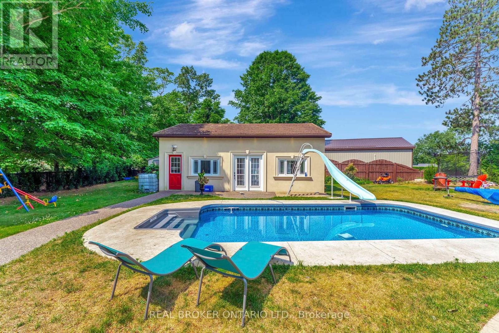 Photo 41 of 17 Lee Arn Court, Norfolk ON