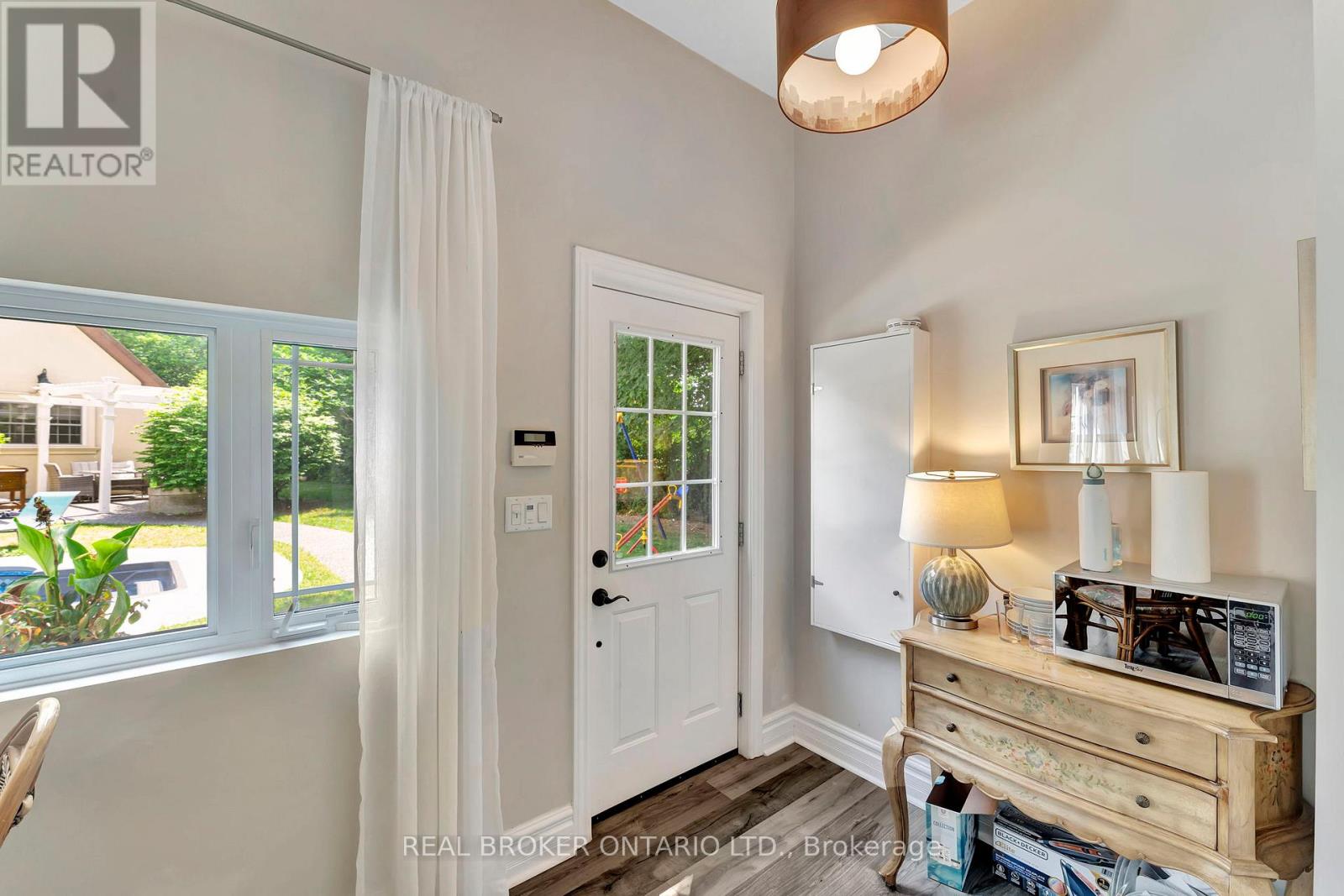 Photo 7 of 17 Lee Arn Court, Norfolk ON