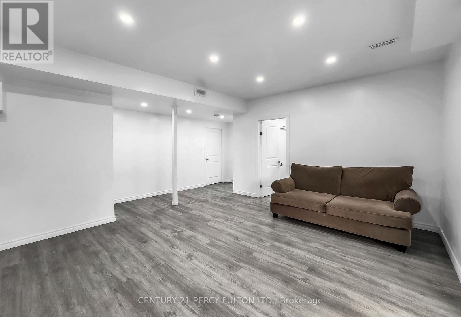 Photo 16 of 302 Cullen Trail, Peterborough North ON