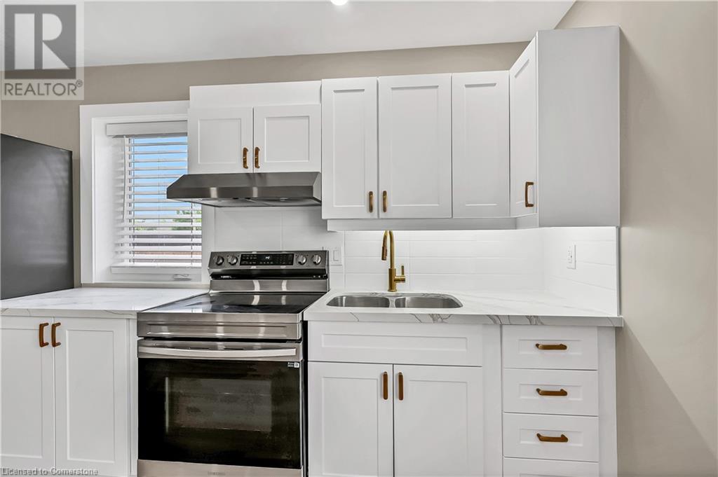 Photo 7 of 1466 Main Street E Unit Upper 1, Hamilton ON