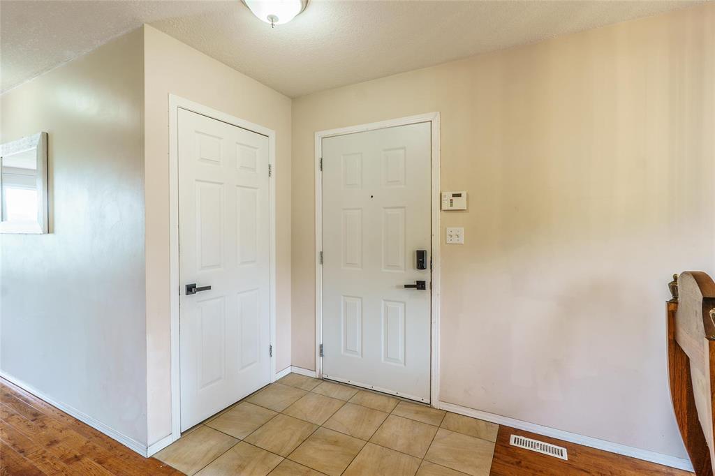Photo 13 of 261 Midwinter Avenue, Winnipeg MB