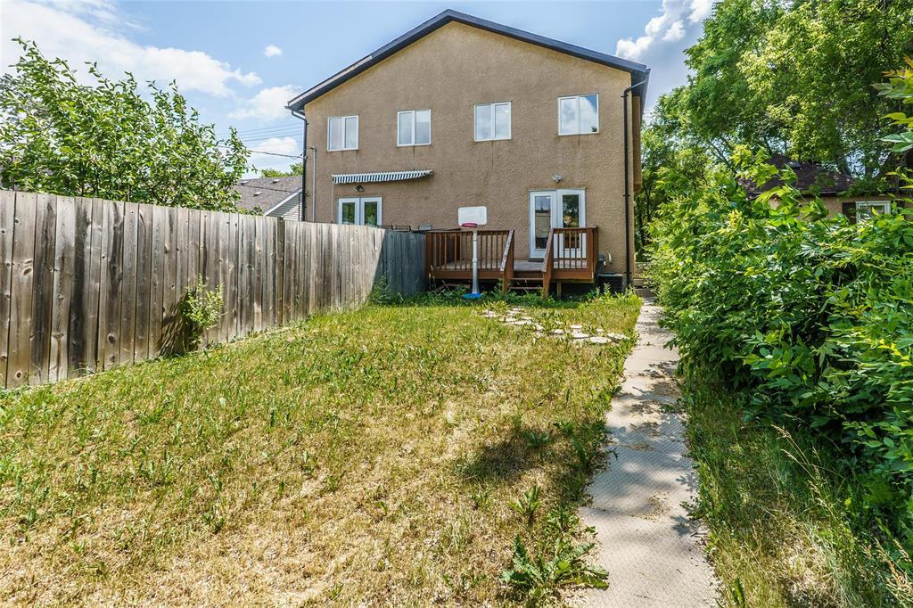 Photo 9 of 261 Midwinter Avenue, Winnipeg MB