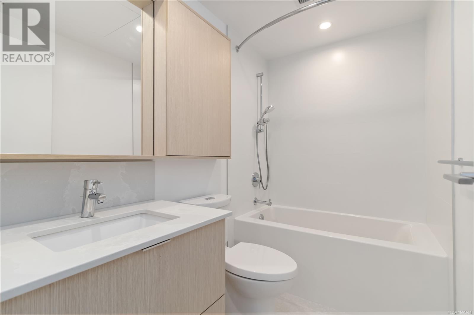 Photo 17 of 303 1100 Yates St, Victoria BC