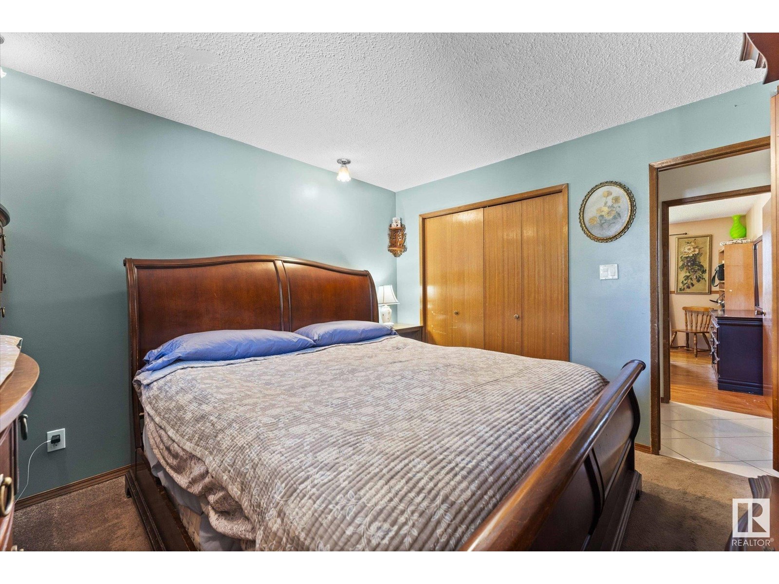 Photo 17 of 2137 85 St Nw, Edmonton AB