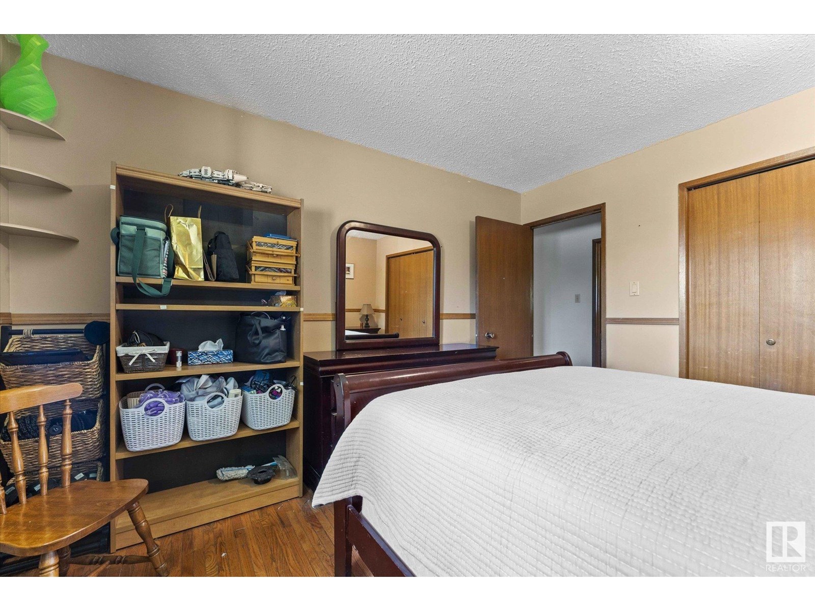 Photo 20 of 2137 85 St Nw, Edmonton AB