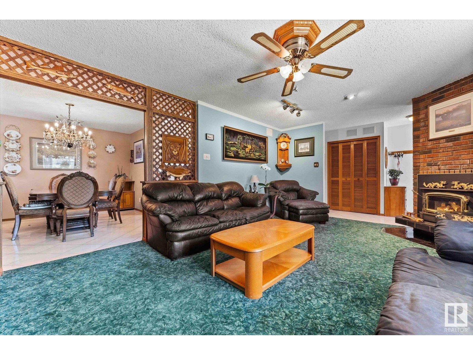 Photo 9 of 2137 85 St Nw, Edmonton AB