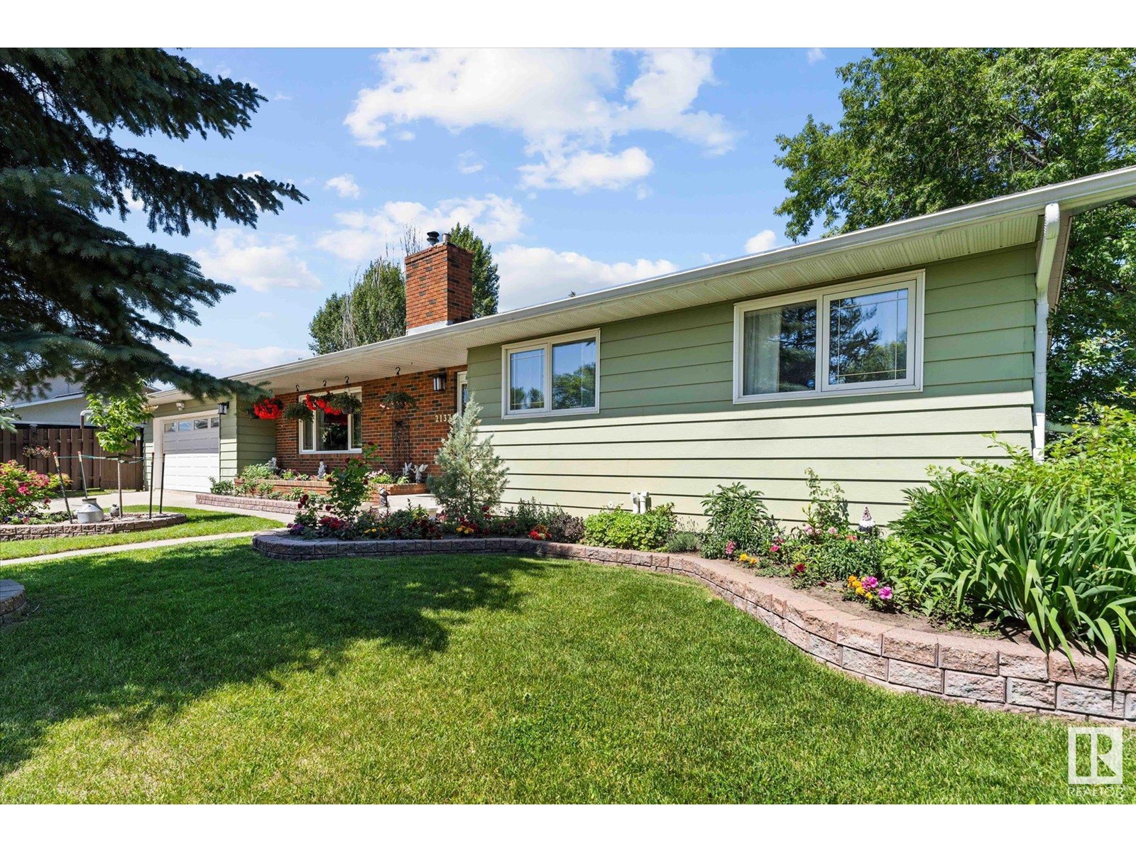 Photo 37 of 2137 85 St Nw, Edmonton AB