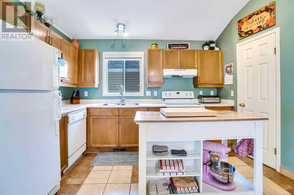 Single Family House 4 Level for Sale in  Coventry Place NE Coventry Hills Calgary 