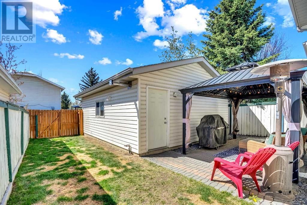 Single Family House 4 Level for Sale in  Coventry Place NE Coventry Hills Calgary 