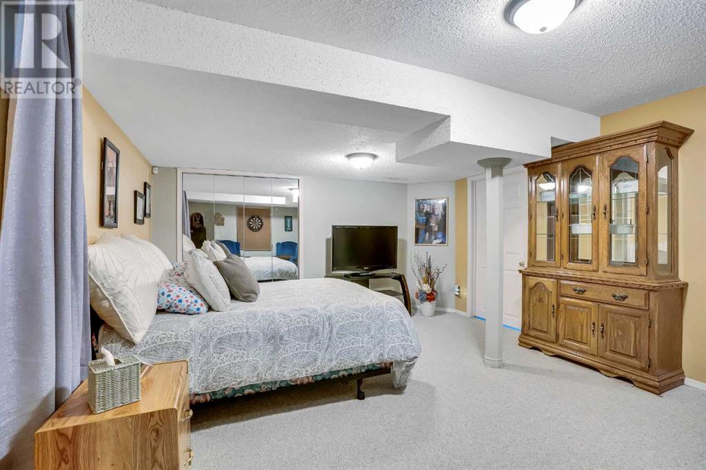 Single Family House 4 Level for Sale in  Coventry Place NE Coventry Hills Calgary 