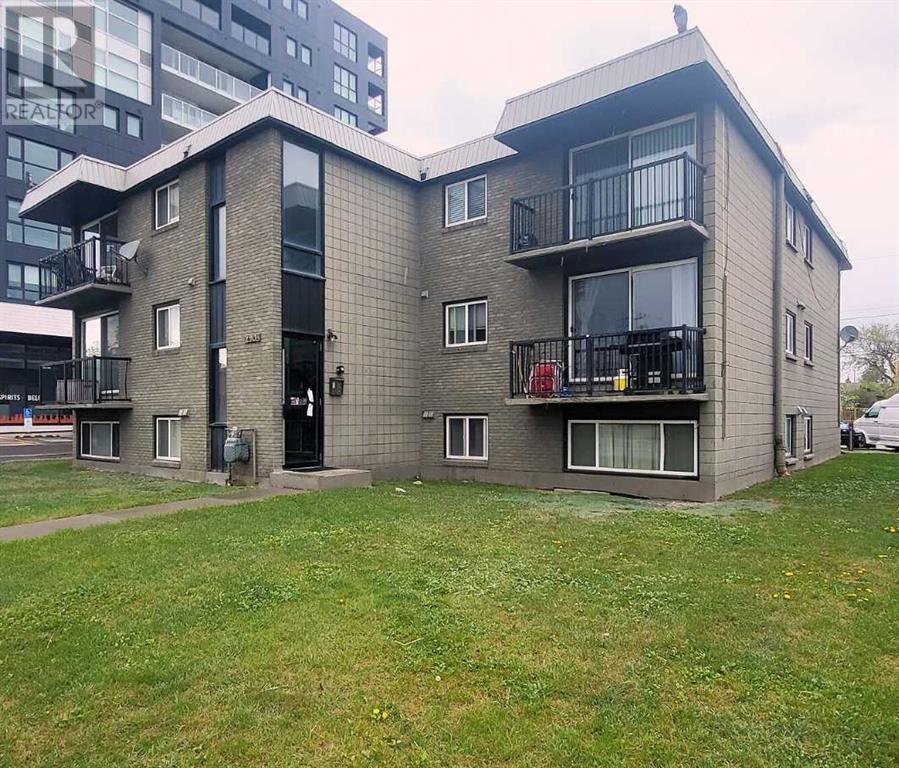 Single Family House for Sale in    Avenue SW Shaganappi Calgary 