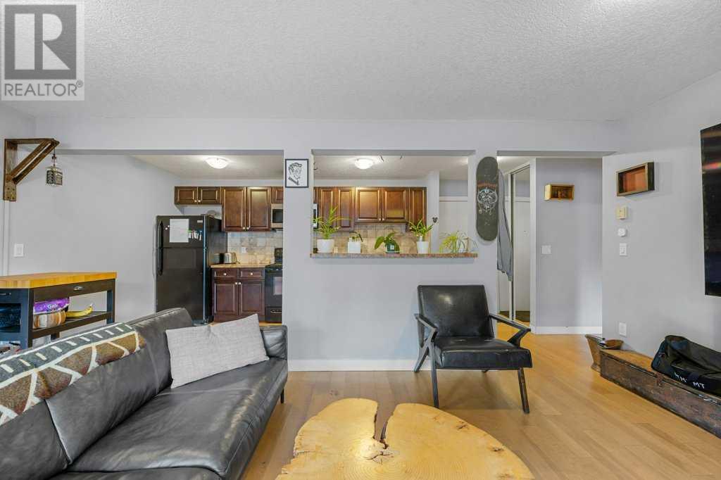 Single Family House Low rise for Sale in    Avenue SW Mission Calgary 