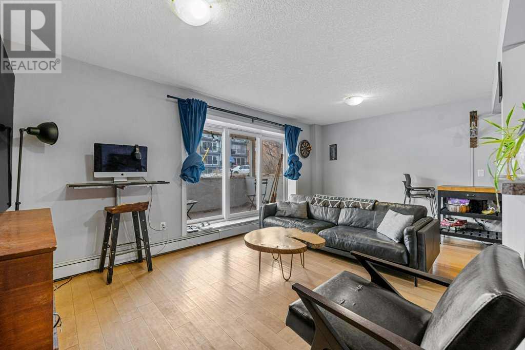 Single Family House Low rise for Sale in    Avenue SW Mission Calgary 
