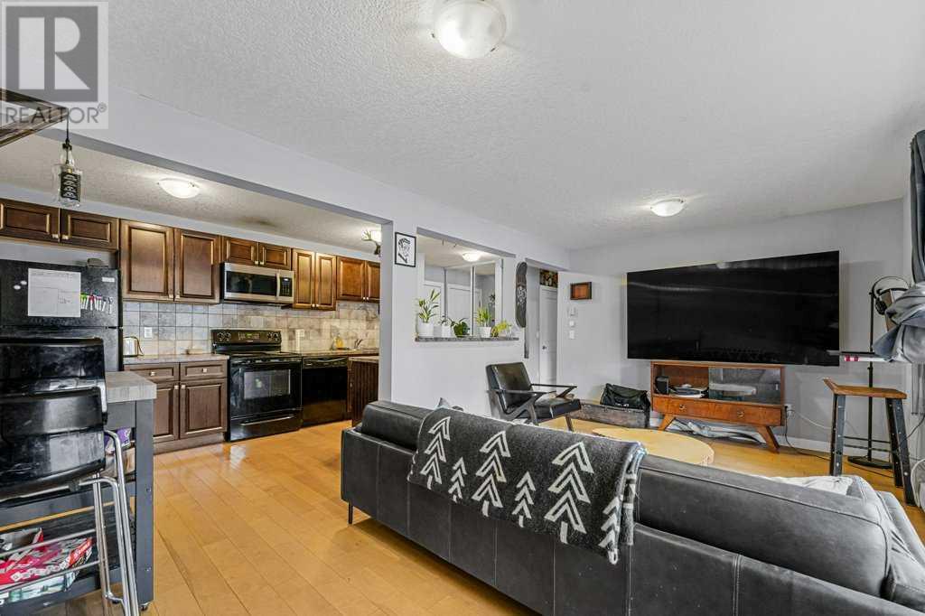 Single Family House Low rise for Sale in    Avenue SW Mission Calgary 