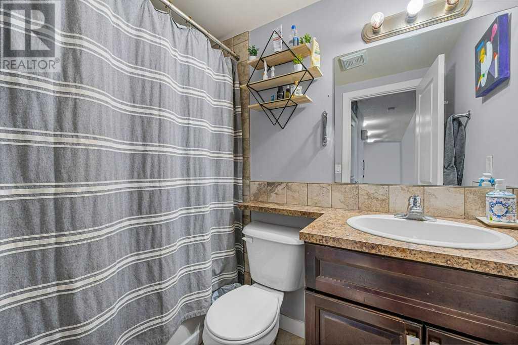 102, 112 23 Avenue SW, Calgary, Alberta