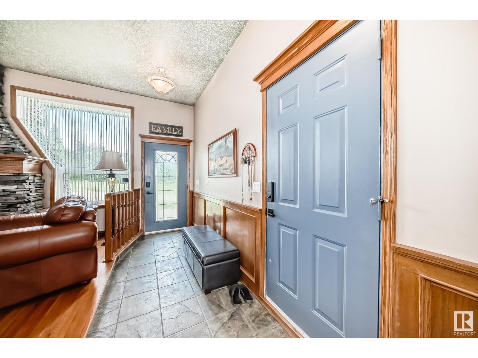 Photo 3 of 18403 25 St Ne, Edmonton AB
