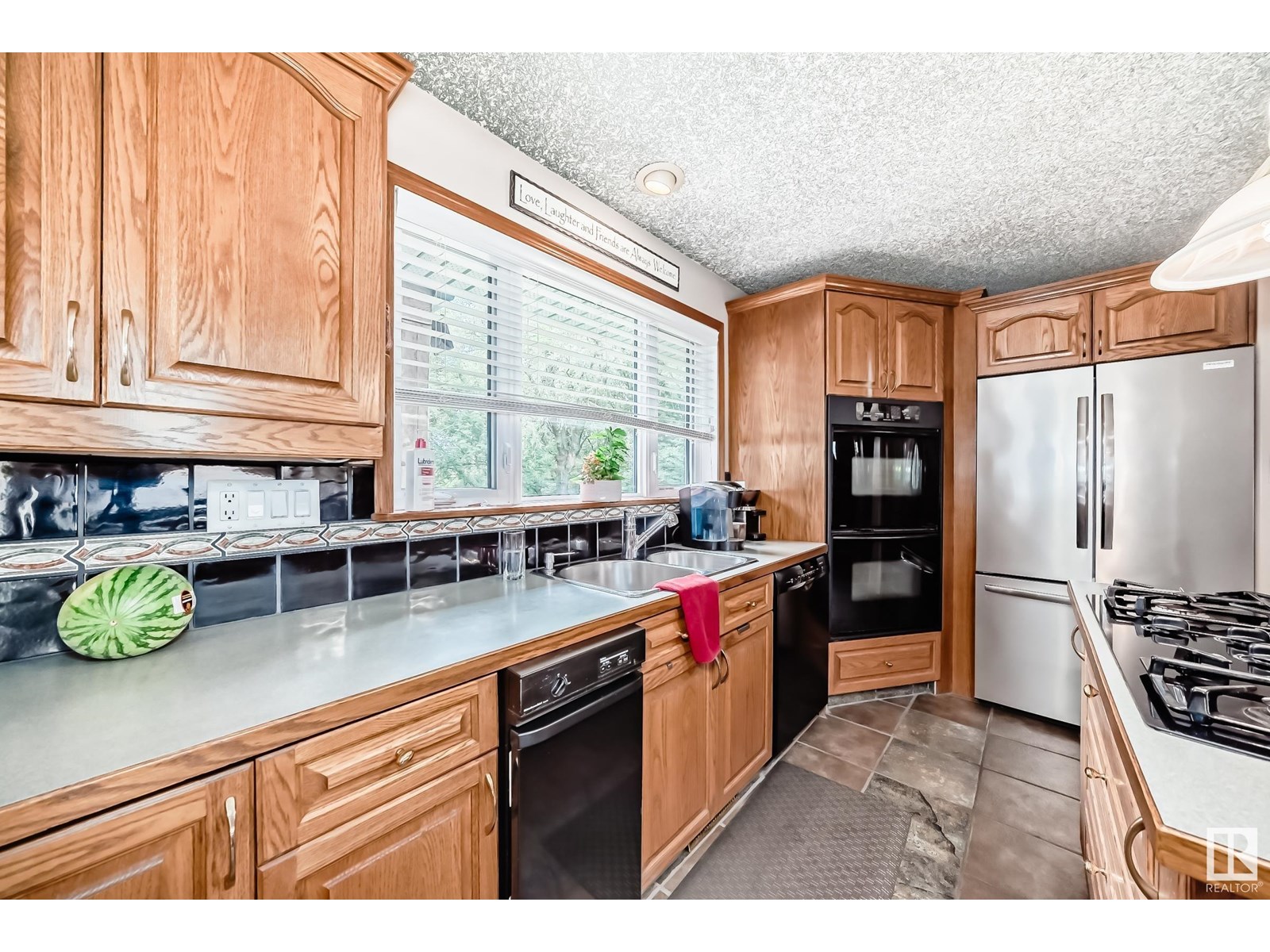 Photo 11 of 18403 25 St Ne, Edmonton AB