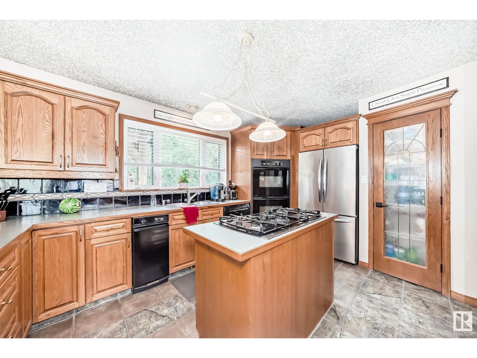 Photo 5 of 18403 25 St Ne, Edmonton AB
