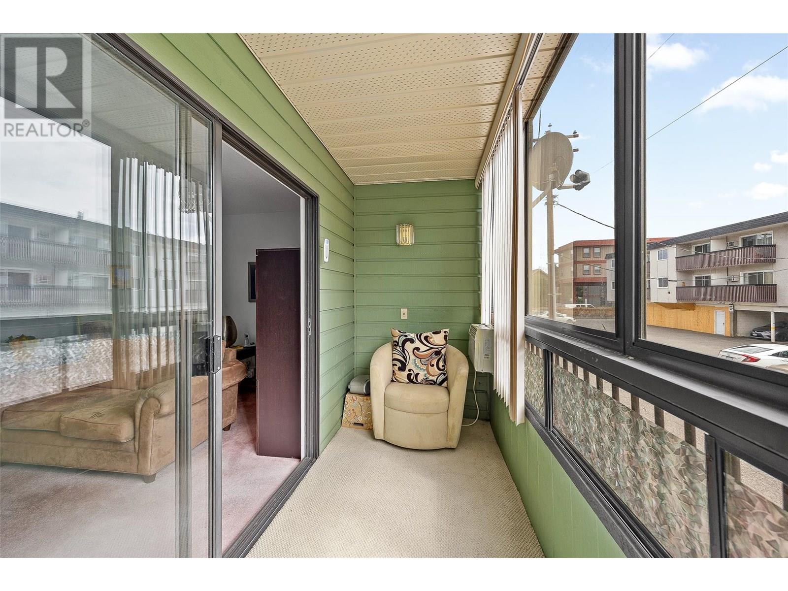 204 555 Rowcliffe Avenue, Kelowna