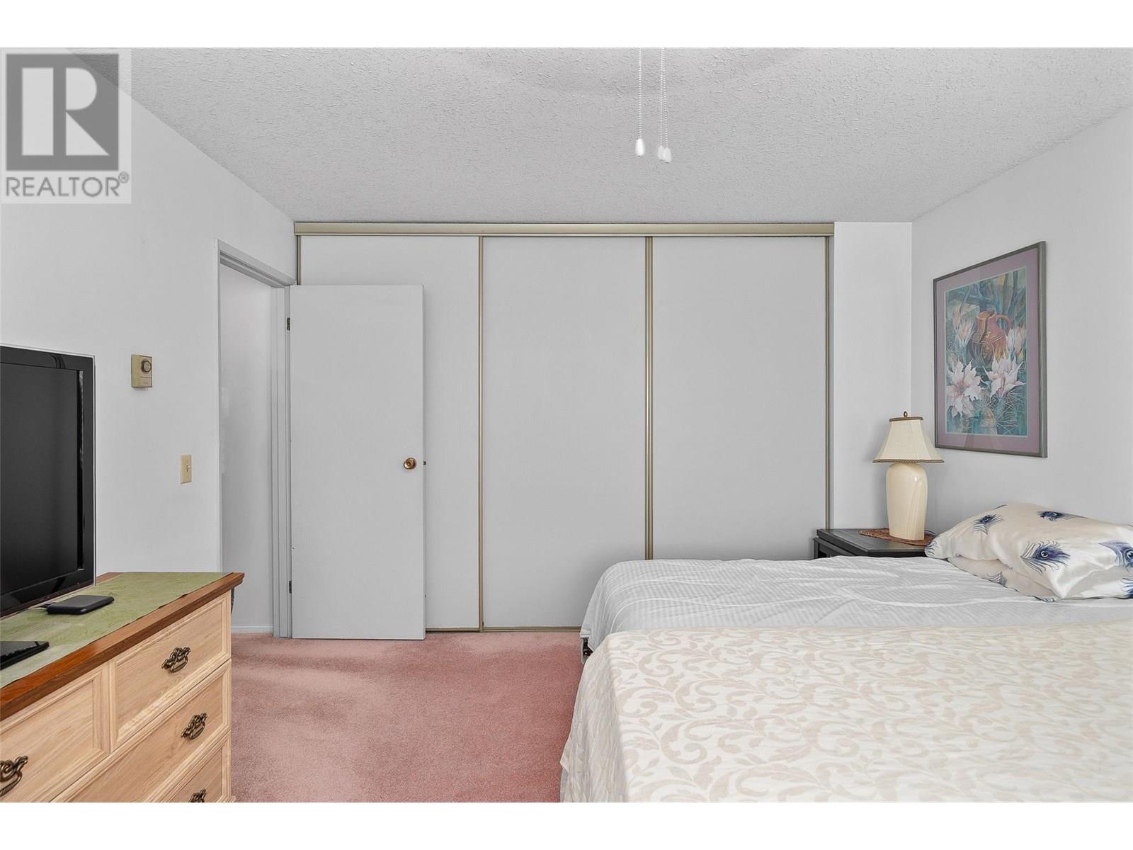 204 555 Rowcliffe Avenue, Kelowna