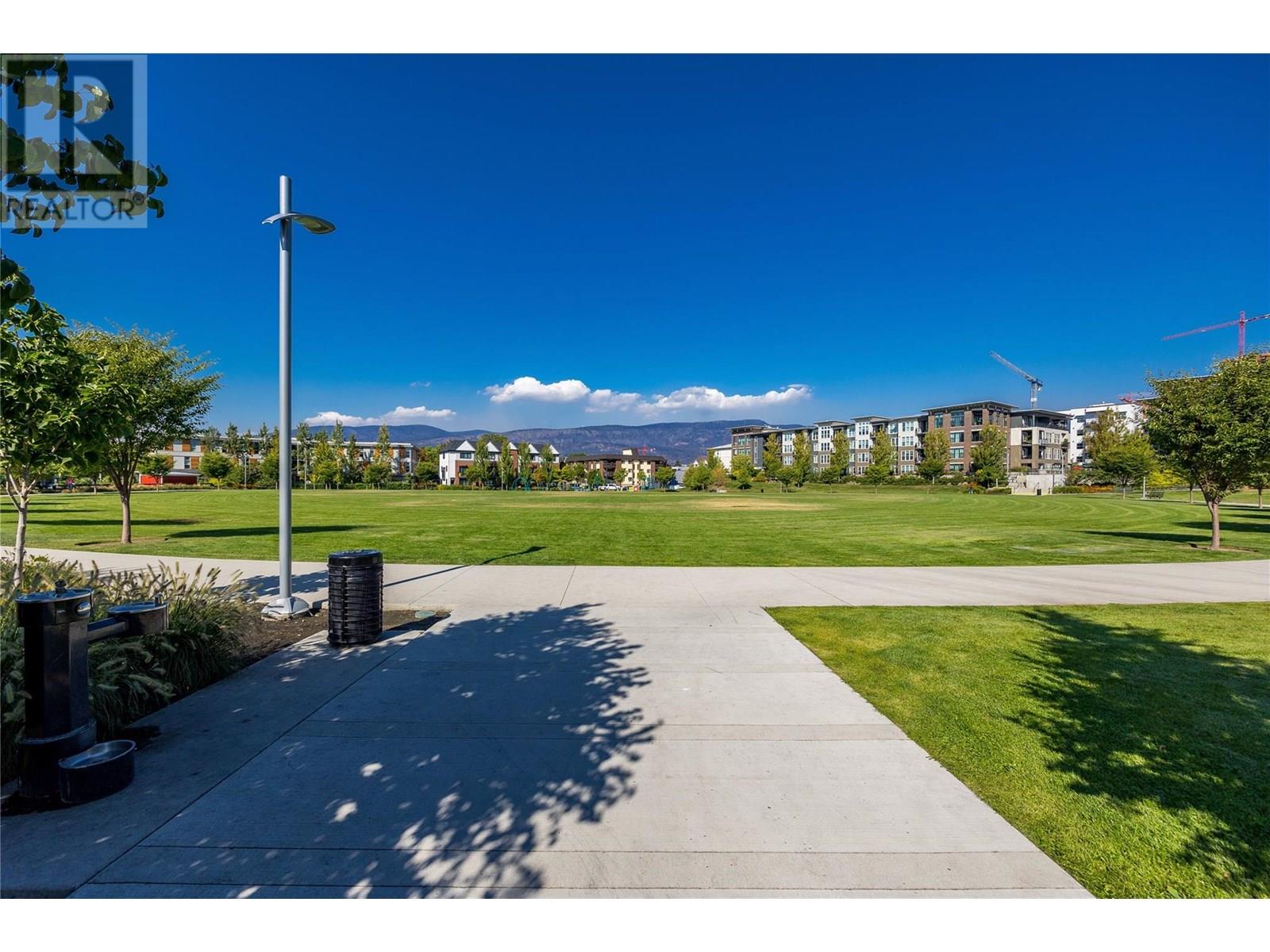 204 555 Rowcliffe Avenue, Kelowna
