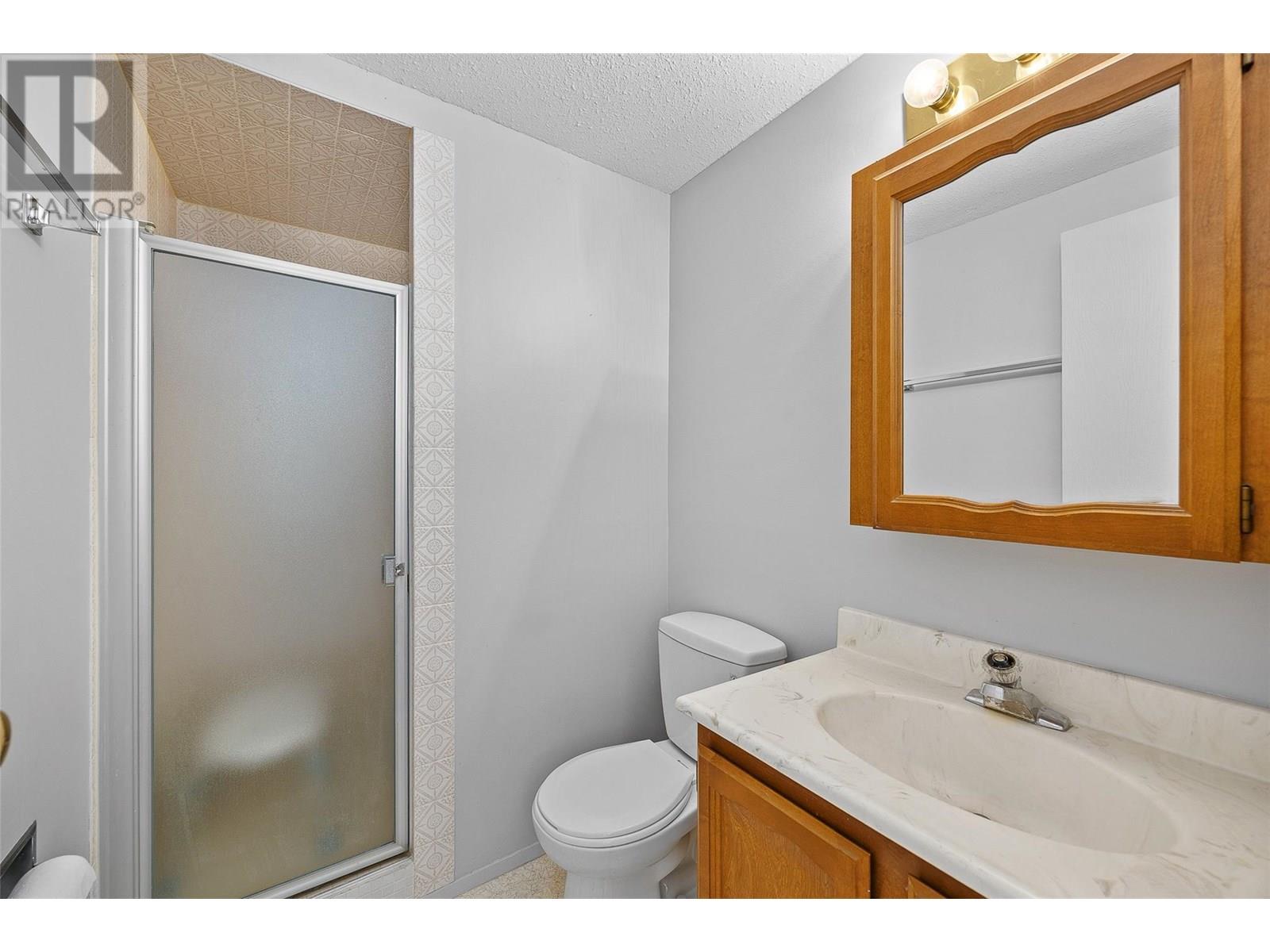 204 555 Rowcliffe Avenue, Kelowna