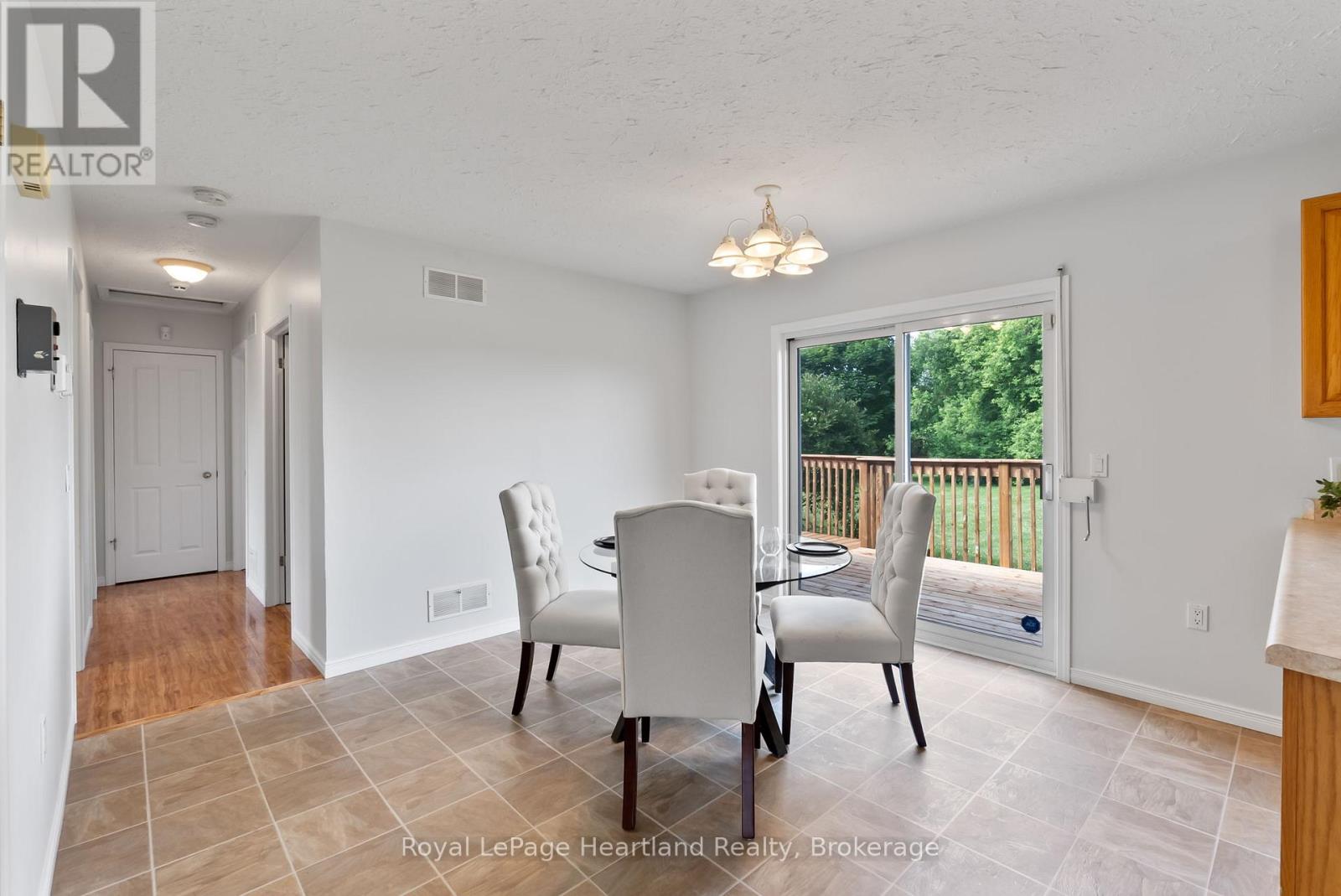 Photo 22 of 214 Margaret Street S, Minto ON