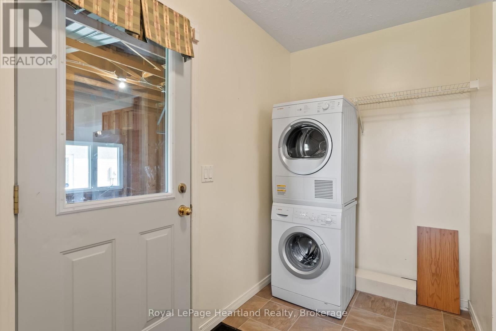 Photo 8 of 214 Margaret Street S, Minto ON