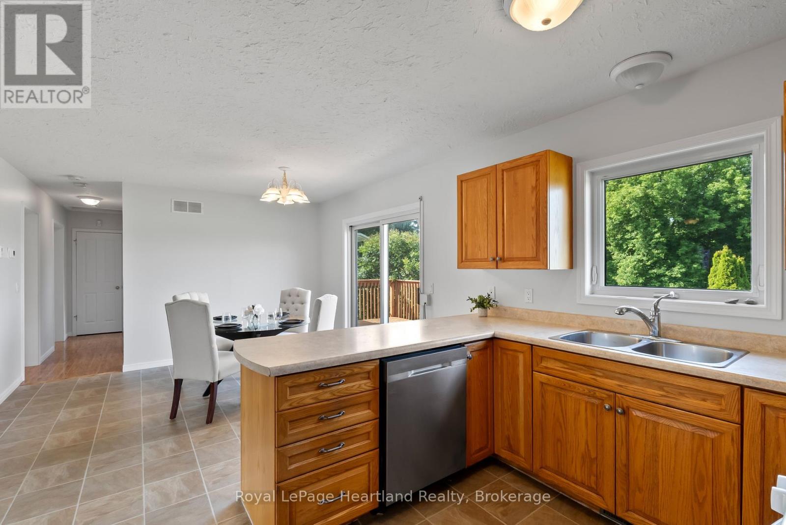 Photo 3 of 214 Margaret Street S, Minto ON