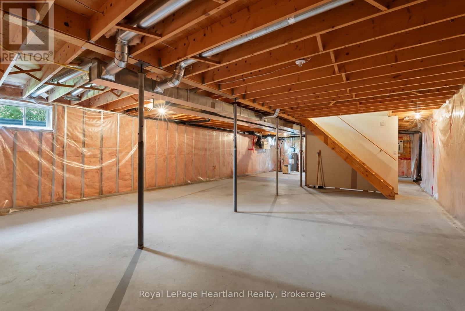 Photo 17 of 214 Margaret Street S, Minto ON