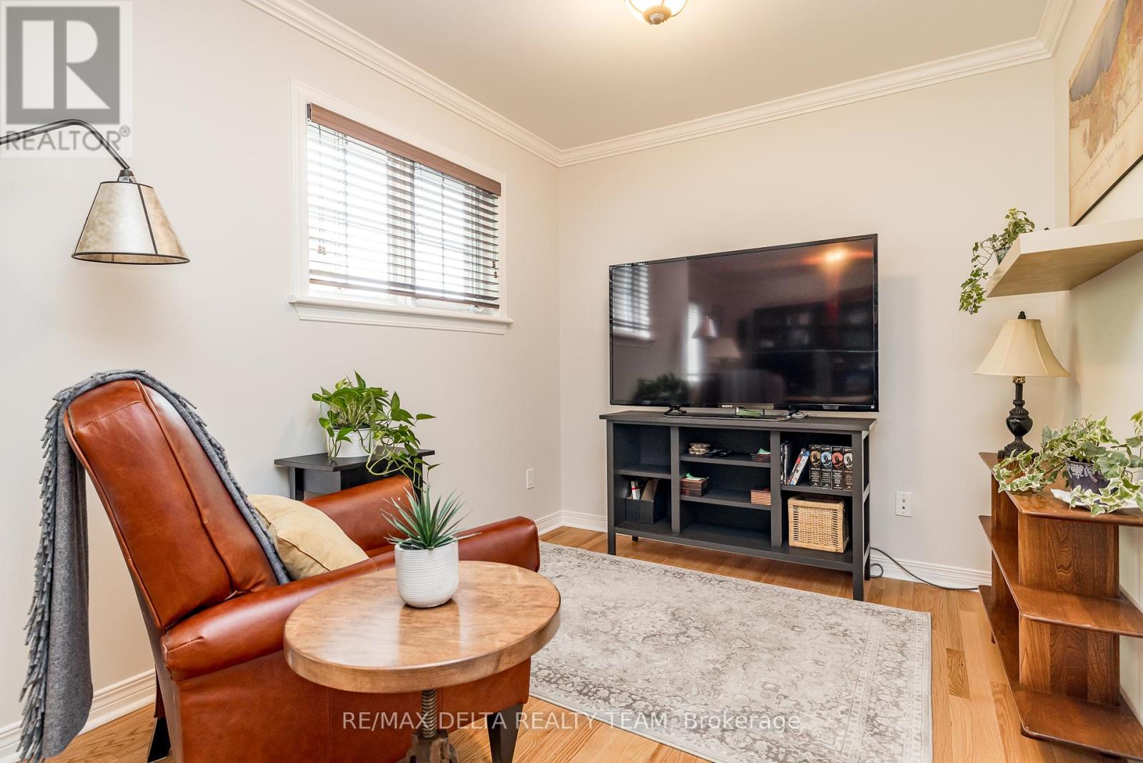 Photo 4 of 1779 Heatherstone Crescent, Ottawa ON