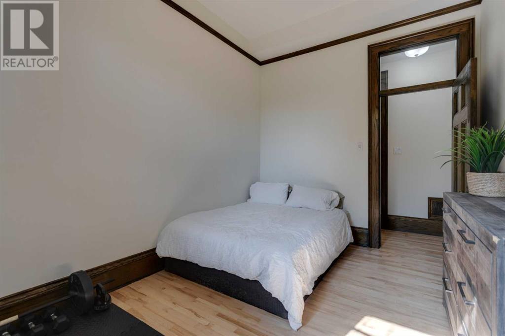 Single Family House for Sale in    Avenue SW Lower Mount Royal Calgary 