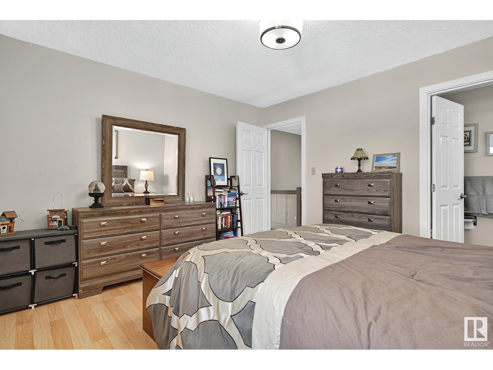 Photo 22 of 17419 96 St Nw Nw, Edmonton AB