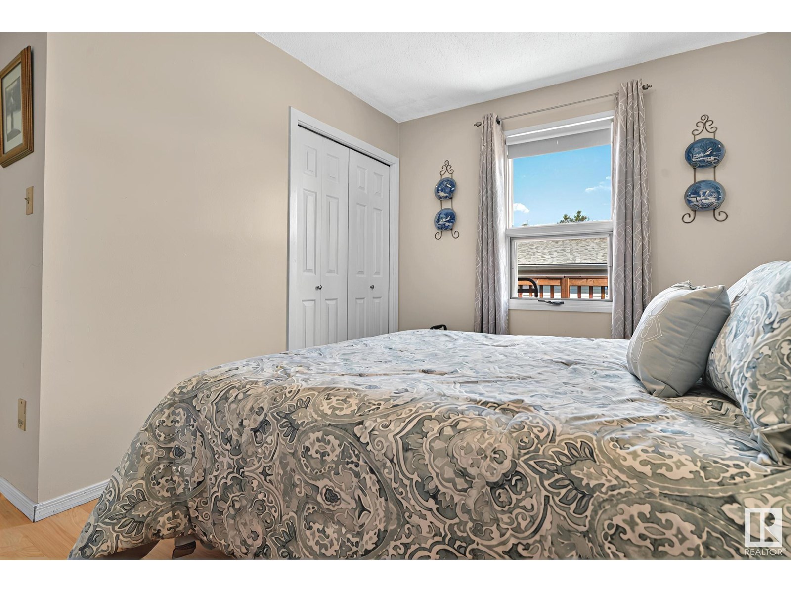 Photo 6 of 17419 96 St Nw Nw, Edmonton AB