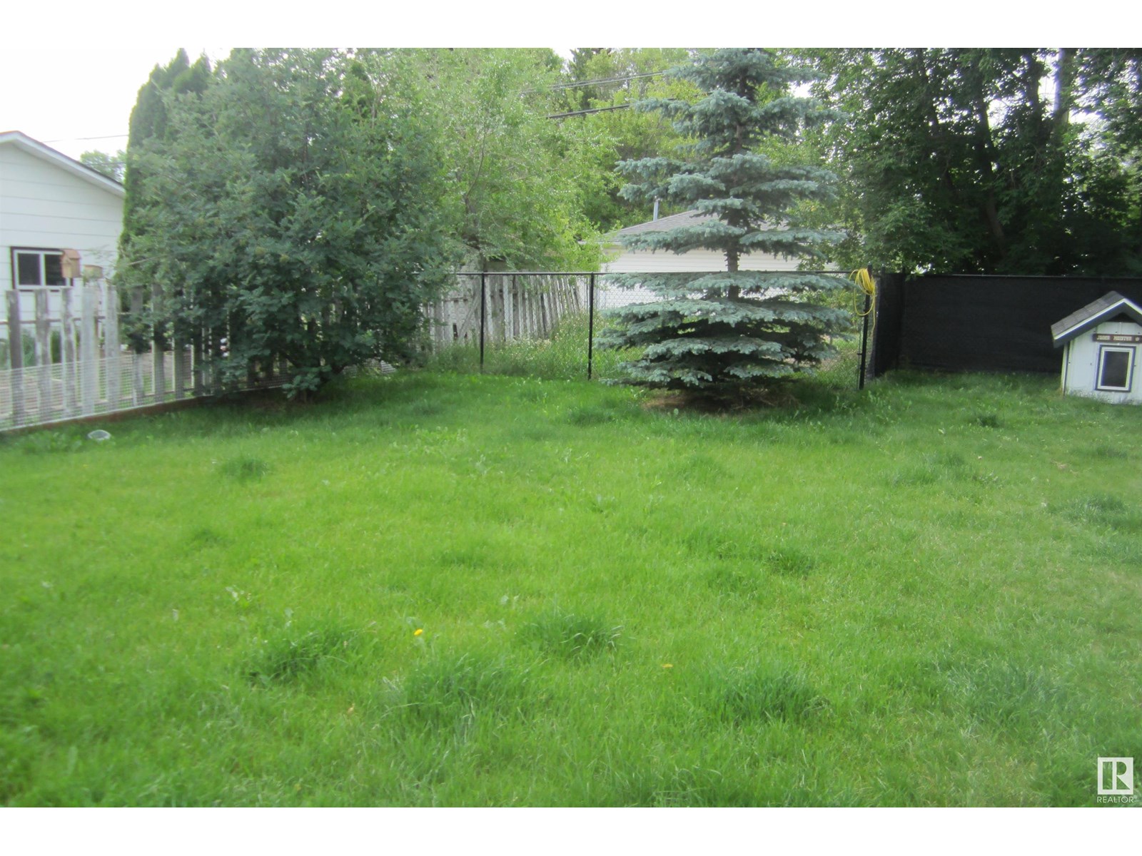 Photo 8 of 4423 47th Av, Leduc AB