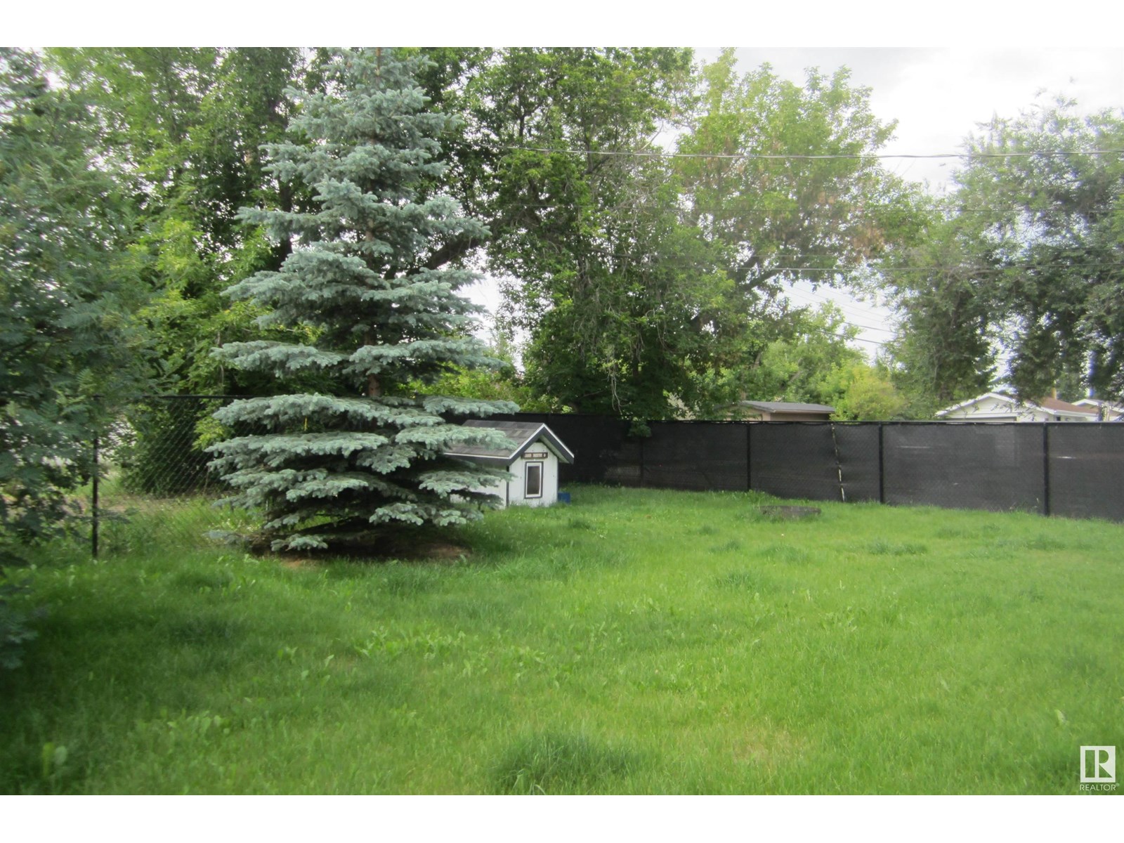 Photo 4 of 4423 47th Av, Leduc AB