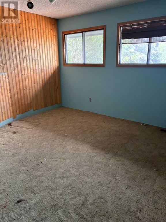 Single Family House 5 Level for Sale in  Deermoss Crescent SE Deer Run Calgary 