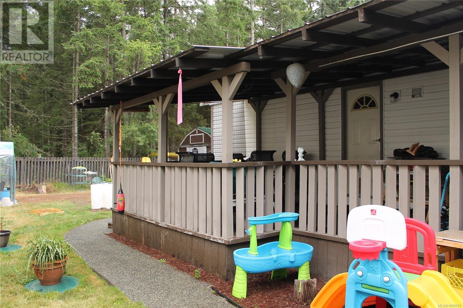 Photo 12 of 14 1310 Spruston Rd, Nanaimo BC