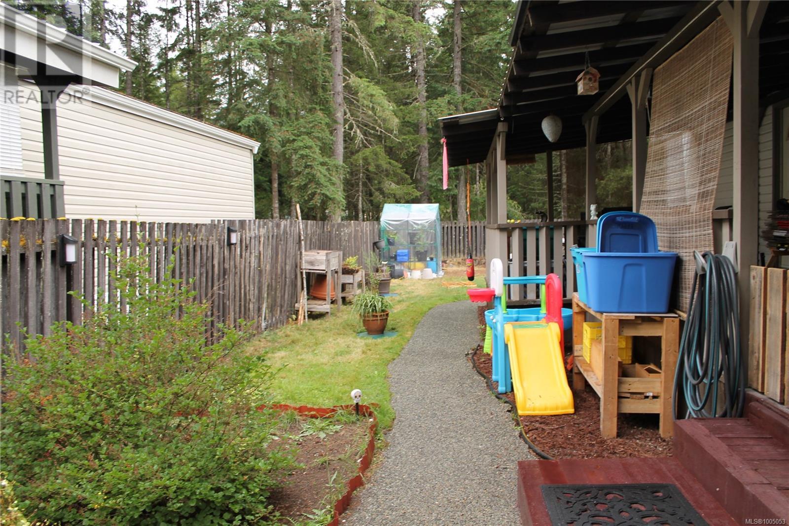 Photo 13 of 14 1310 Spruston Rd, Nanaimo BC