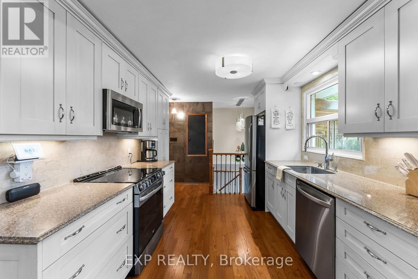 Photo 10 of 111 A Church Street, Georgina ON