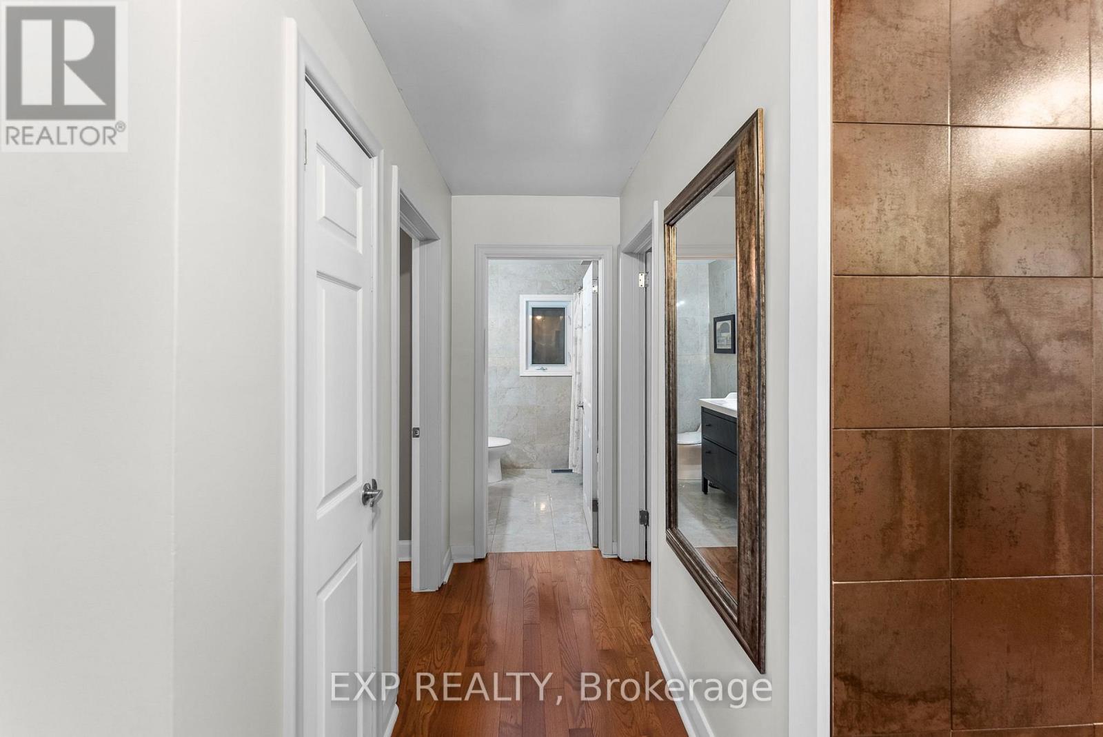 Photo 14 of 111 A Church Street, Georgina ON
