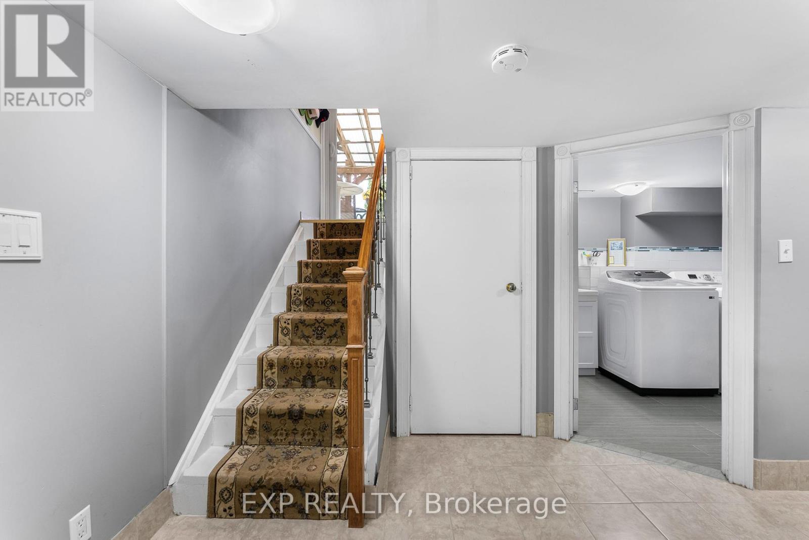 Photo 18 of 111 A Church Street, Georgina ON