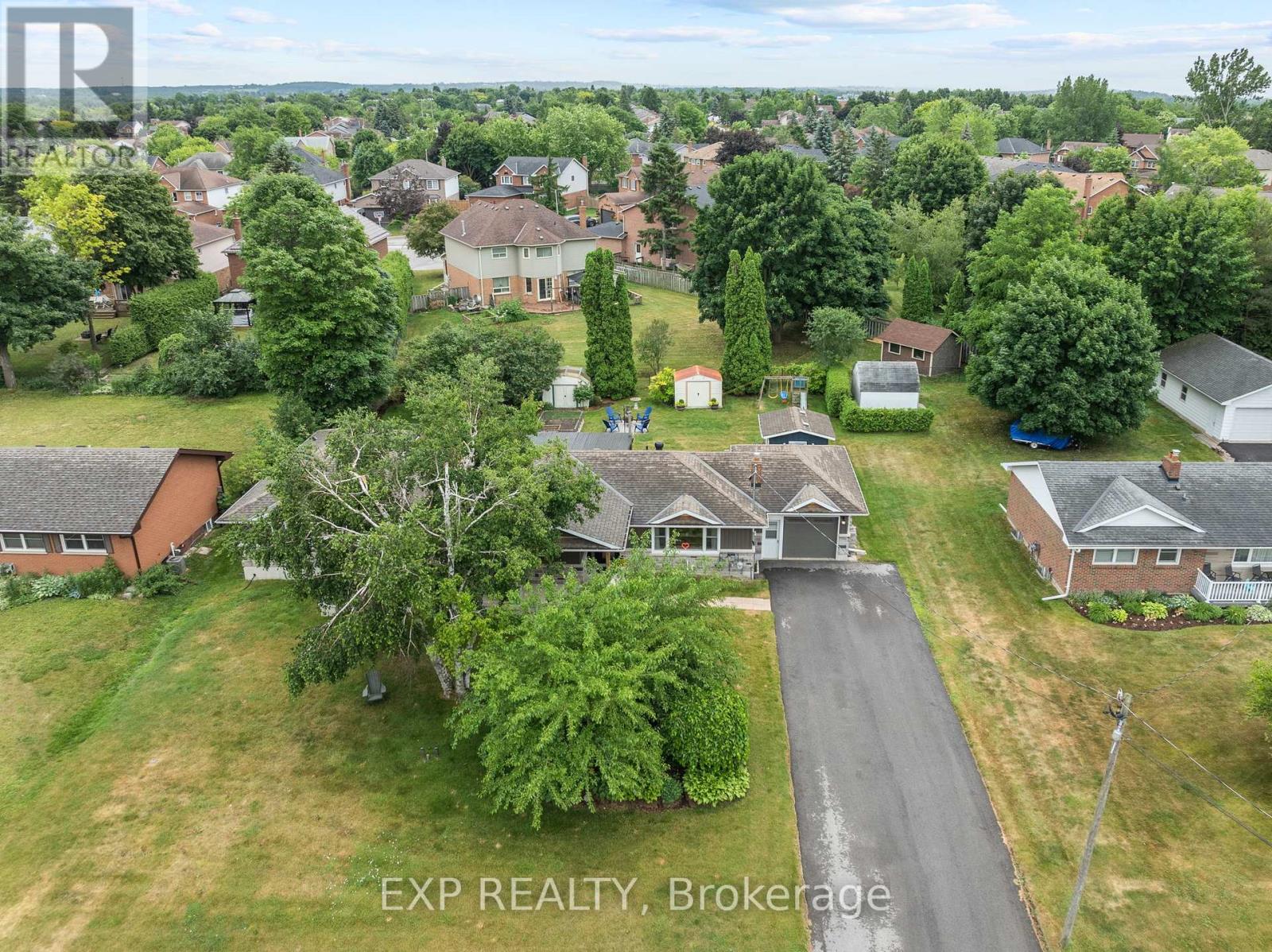 Photo 2 of 111 A Church Street, Georgina ON