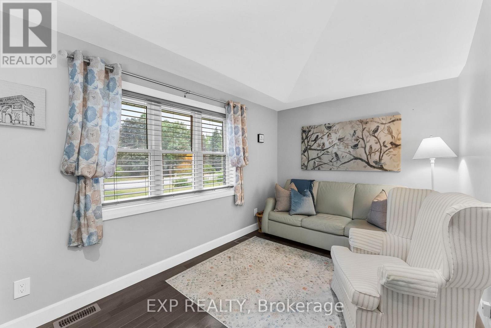 Photo 33 of 111 A Church Street, Georgina ON