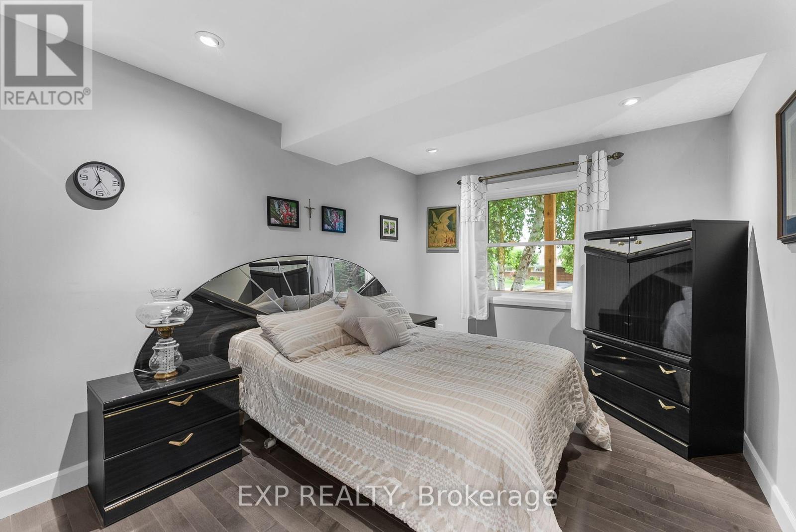 Photo 37 of 111 A Church Street, Georgina ON