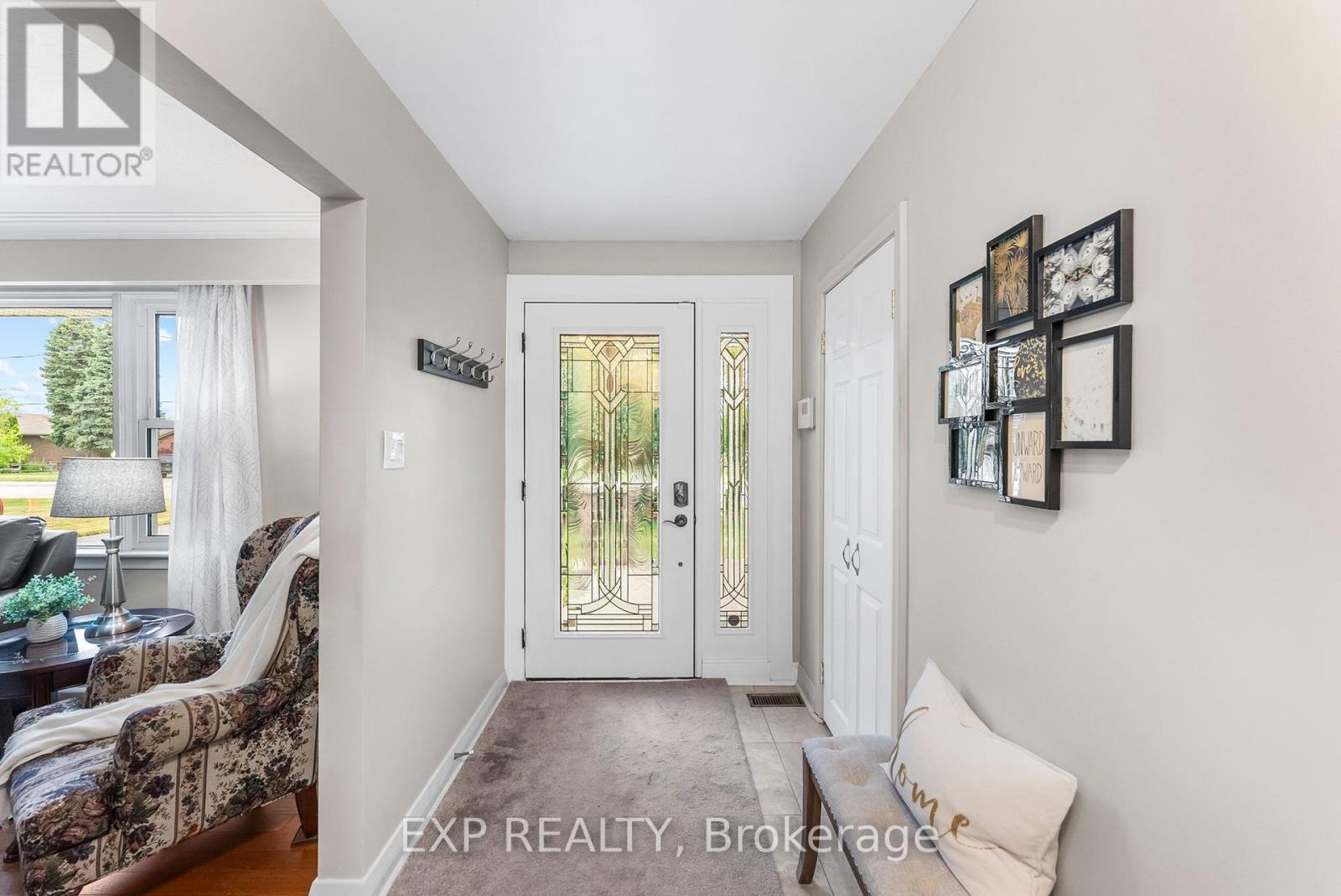 Photo 5 of 111 A Church Street, Georgina ON