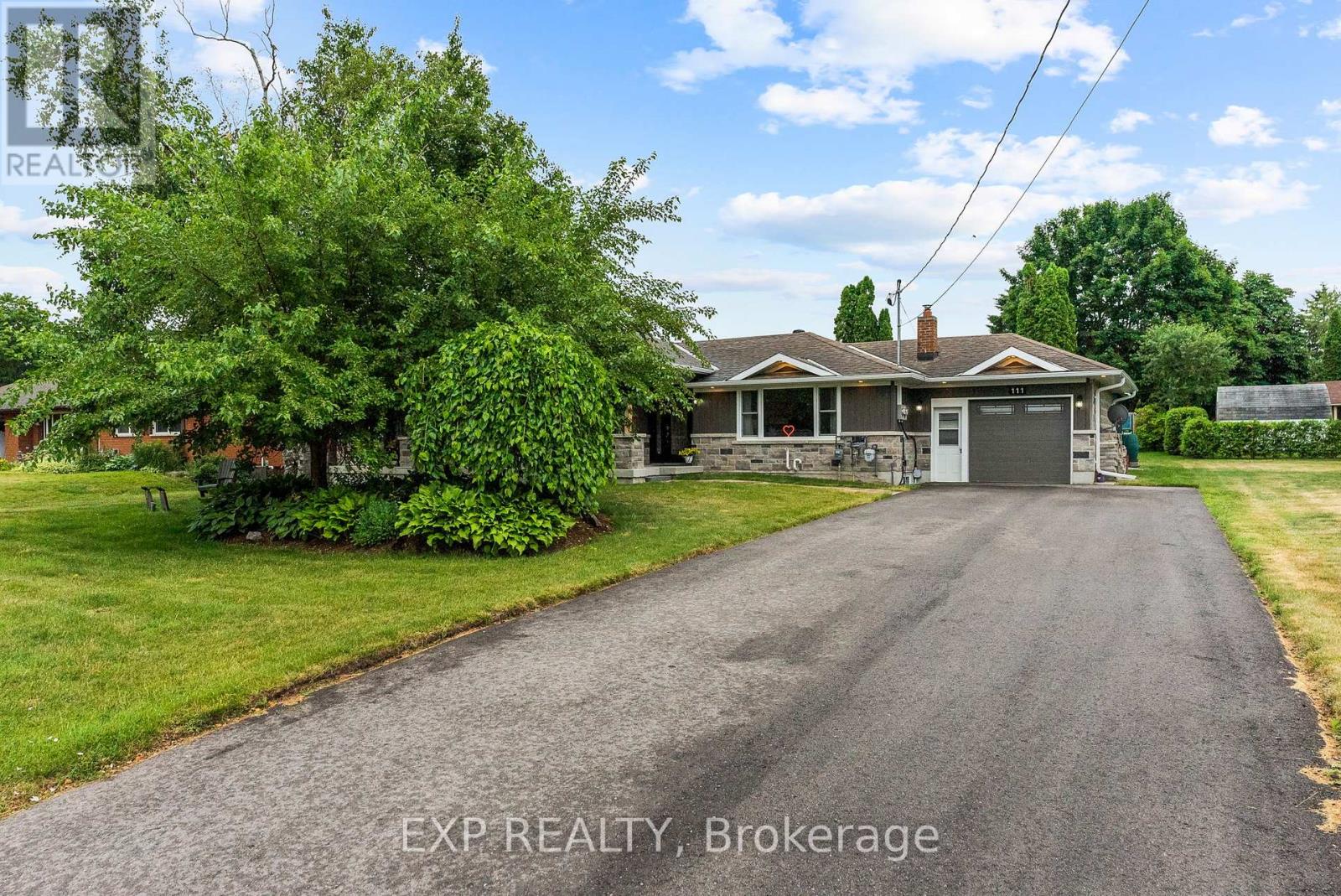 Photo 2 of 111 Church Street, Georgina ON