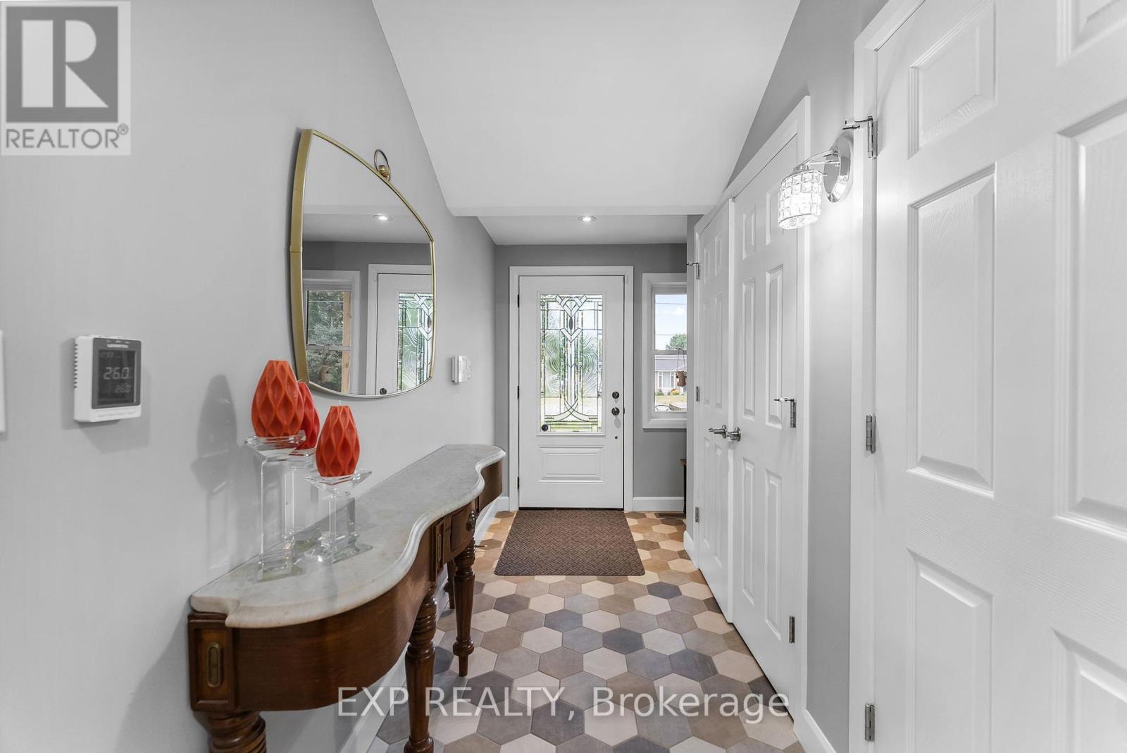 Photo 25 of 111 Church Street, Georgina ON