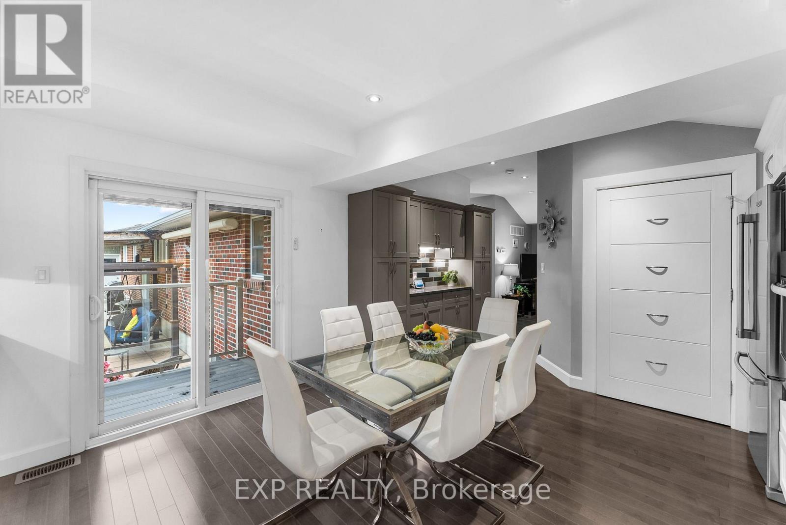 Photo 29 of 111 Church Street, Georgina ON