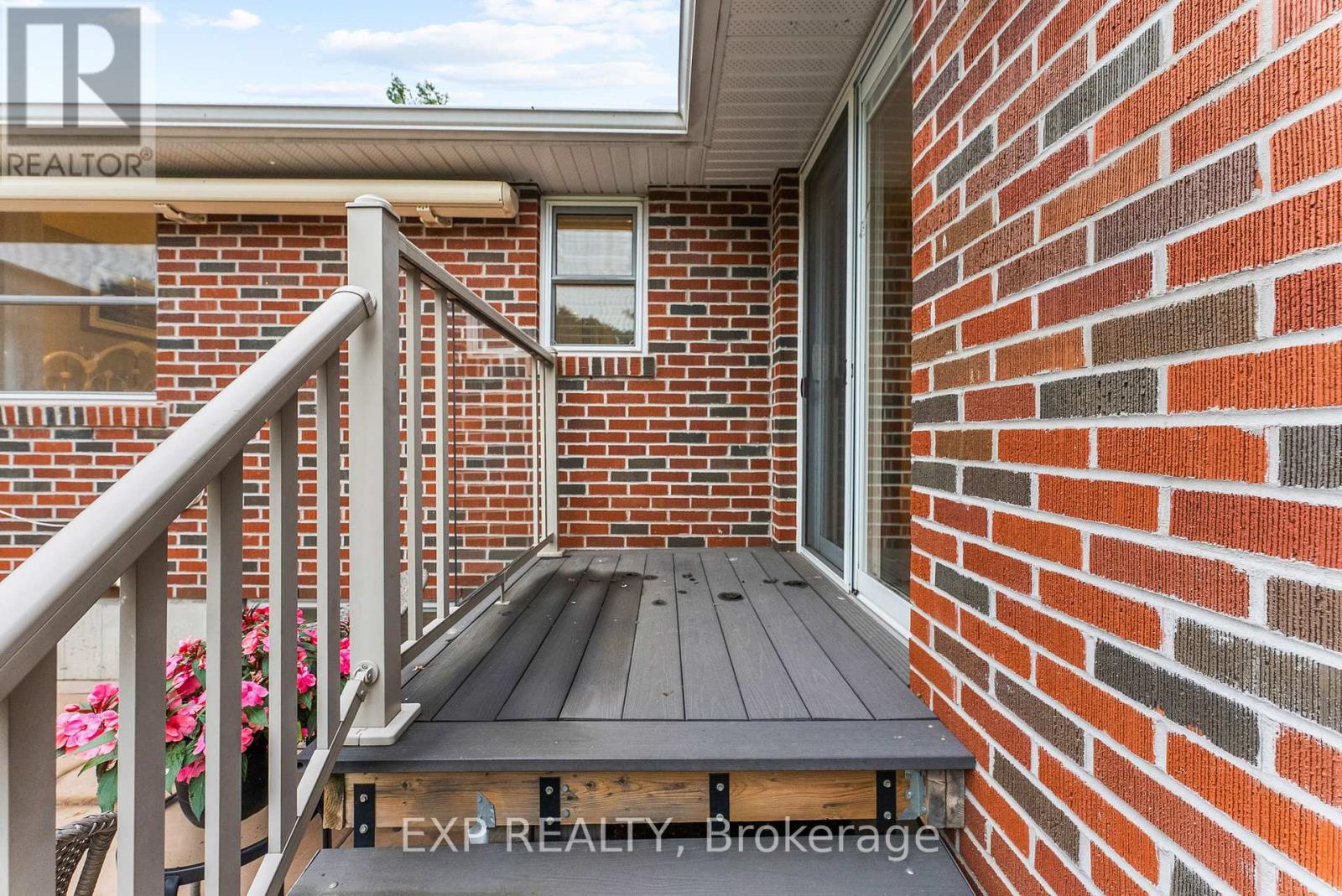Photo 41 of 111 Church Street, Georgina ON